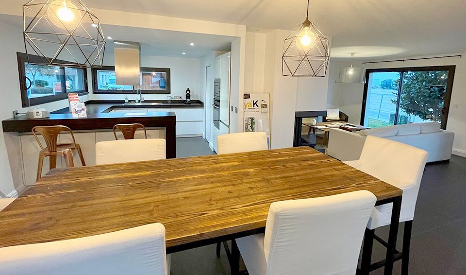 Showroom Alpha constructions