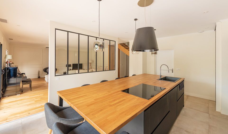 Showroom Alpha constructions