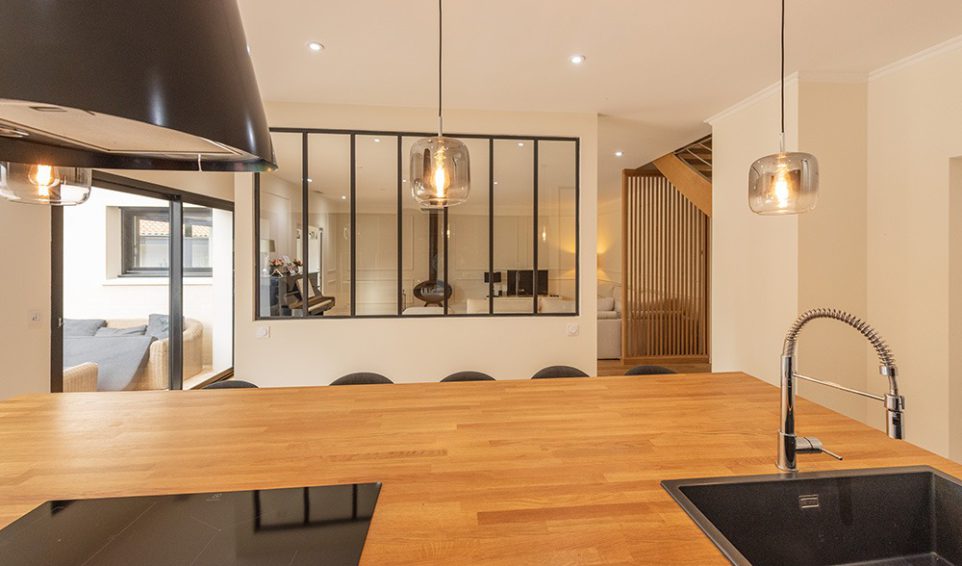 Showroom Alpha constructions