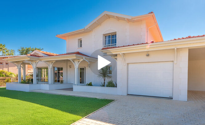 une réalisation de 290m2 par Alpha Constructions