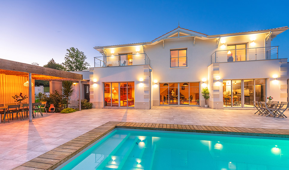 Construire sa maison en toute confiance ! <br />
Depuis plus de 25 ans, nos équipes d'experts de la construction vous accompagnent pour concevoir votre projet vie personnalisé, adapté à votre budget et à votre terrain. 
