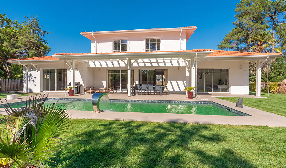 Construire sa maison en toute confiance ! <br />
Depuis plus de 25 ans, nos équipes d'experts de la construction vous accompagnent pour concevoir votre projet vie personnalisé, adapté à votre budget et à votre terrain. 