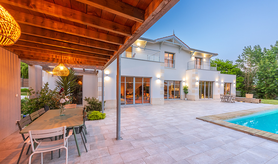 Construire sa maison en toute confiance ! <br />
Depuis plus de 25 ans, nos équipes d'experts de la construction vous accompagnent pour concevoir votre projet vie personnalisé, adapté à votre budget et à votre terrain. 