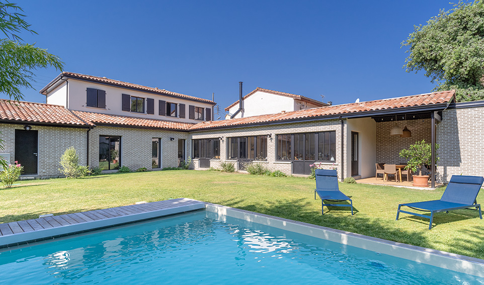 Construire sa maison en toute confiance ! <br />
Depuis plus de 25 ans, nos équipes d'experts de la construction vous accompagnent pour concevoir votre projet vie personnalisé, adapté à votre budget et à votre terrain. 